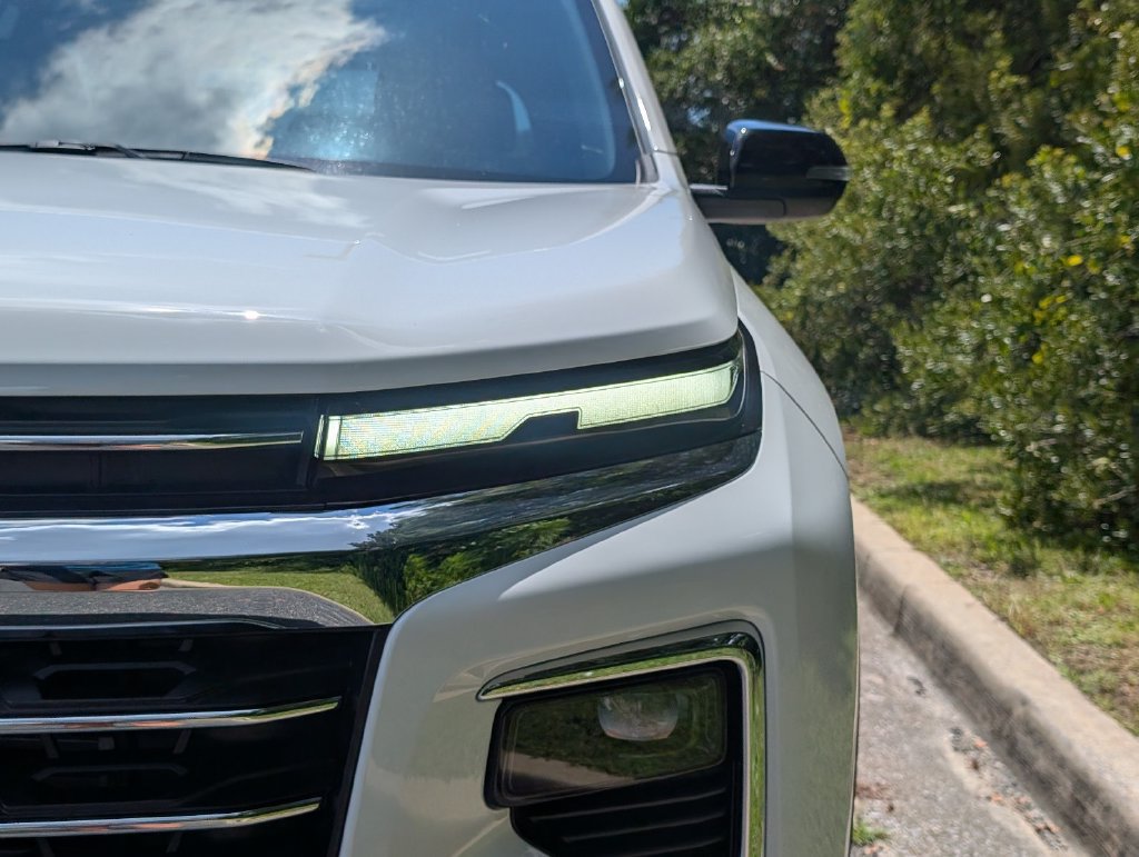 New 2027 Chevrolet Traverse LT FWD image 12