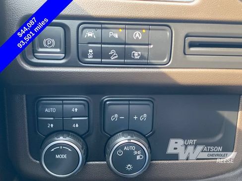 Used 2023 Chevrolet Suburban Z71 w/ Luxury Package AWD/4WD image 35