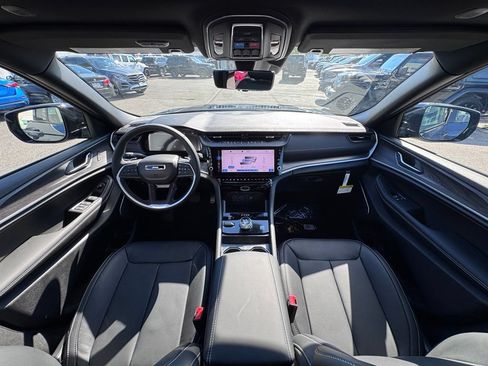 New 2026 Jeep Grand Cherokee Limited AWD/4WD image 25