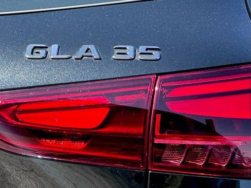New 2026 Mercedes-Benz GLA 35 AMG 4MATIC image 9