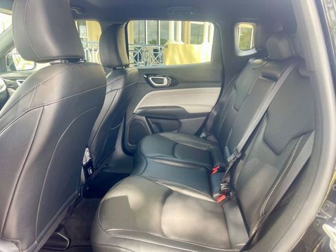Used 2025 Jeep Compass Limited AWD/4WD image 12