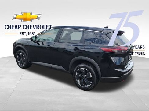 Used 2025 Nissan Rogue SV FWD image 3