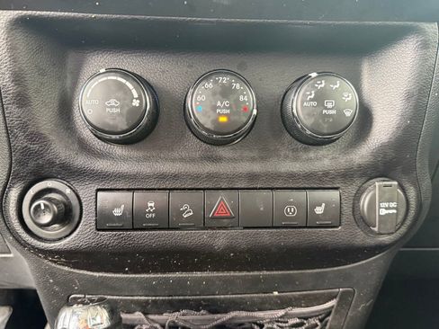 Used 2016 Jeep Wrangler Unlimited Sahara w/ Dual Top Group image 10