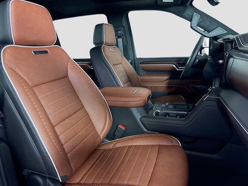 New 2026 GMC Sierra 3500 Denali Ultimate w/ LPO, Black Badging Package image 30