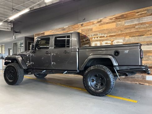 Used 2016 Jeep Wrangler Unlimited Rubicon w/ Connectivity Group AWD/4WD image 50