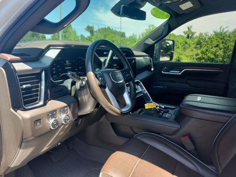 Certified 2024 GMC Sierra 3500 Denali AWD/4WD image 17