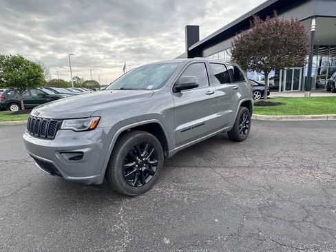 Used 2020 Jeep Grand Cherokee Altitude image 4