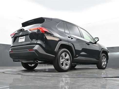 Used 2025 Toyota RAV4 XLE image 25