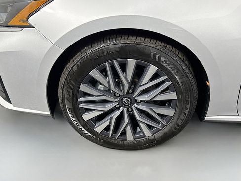 Used 2024 Nissan Altima 2.5 SV image 38