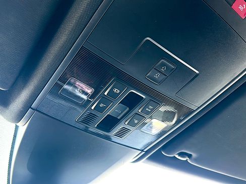 Used 2020 Volkswagen Atlas Cross Sport SEL R-Line image 37