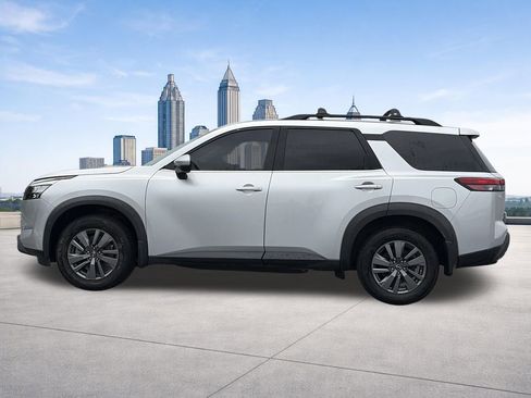 Certified 2024 Nissan Pathfinder SV FWD image 21