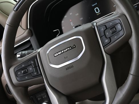 Used 2024 GMC Yukon XL Denali w/ Advanced Technology Package image 21