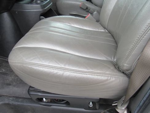 Used 2021 Chevrolet Express 3500 w/ Power Convenience Package RWD image 16