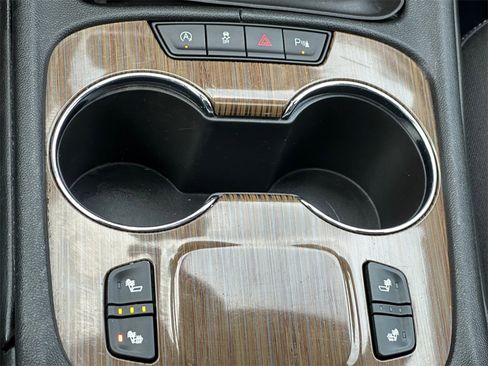 Used 2020 GMC Acadia SLE w/ Driver Convenience Package image 18