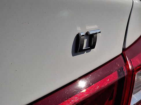 Used 2024 Chevrolet Malibu LT FWD image 24