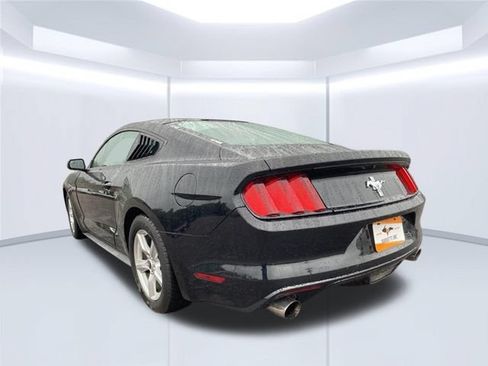 Used 2015 Ford Mustang Coupe RWD image 9