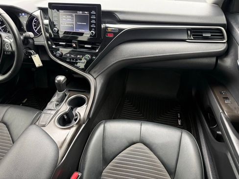 Used 2022 Toyota Camry SE FWD image 12