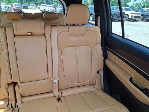 Used 2024 Jeep Grand Cherokee L Summit AWD/4WD image 14