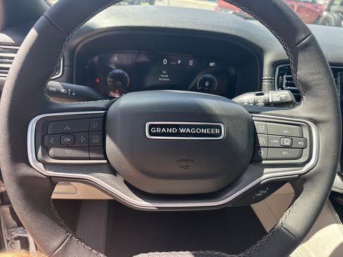 New 2026 Jeep Grand Wagoneer L 4WD w/ Premium Group I image 22