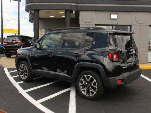 Used 2015 Jeep Renegade Latitude w/ Popular Equipment Group AWD/4WD image 5