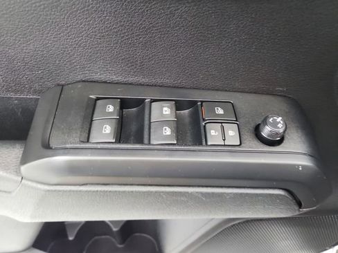 Used 2022 Toyota Tacoma SR AWD/4WD image 28