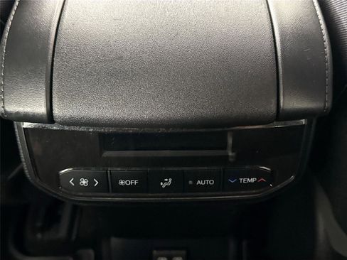 Certified 2023 Toyota Highlander LE image 35