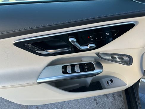 Used 2023 Mercedes-Benz GLC 300 4MATIC image 15