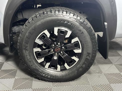 Used 2024 Nissan Frontier PRO-4X AWD/4WD image 26