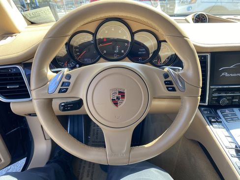 Used 2014 Porsche Panamera 4 image 22