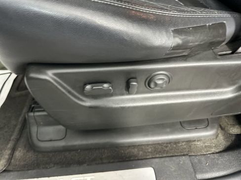 Used 2010 Chevrolet Suburban LTZ image 12