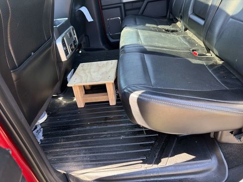 Used 2017 Ford F150 Lariat image 10