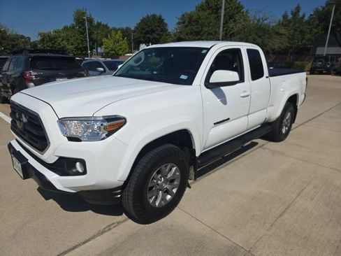 Used 2019 Toyota Tacoma SR5 AWD/4WD image 6