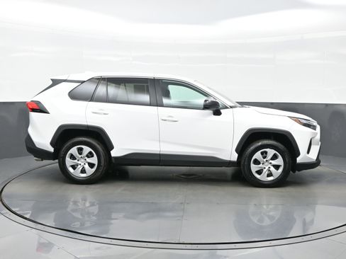 Used 2024 Toyota RAV4 LE image 7