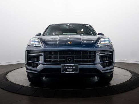 Certified 2026 Porsche Cayenne AWD/4WD image 10