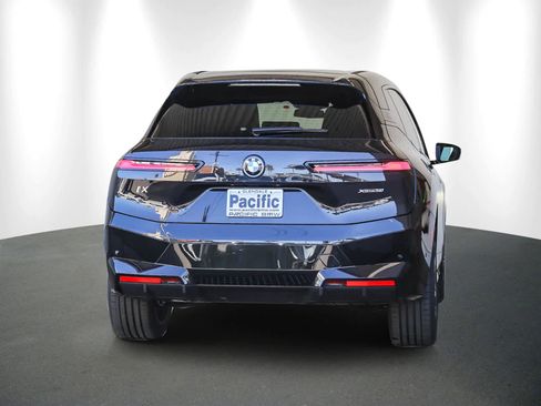 Used 2025 BMW iX xDrive50 w/ Premium Package image 5