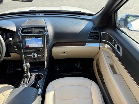 Used 2018 Ford Explorer Limited w/ Equipment Group 301A AWD/4WD image 29