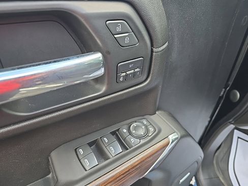 Used 2021 Chevrolet Silverado 1500 High Country w/ Technology Package image 13