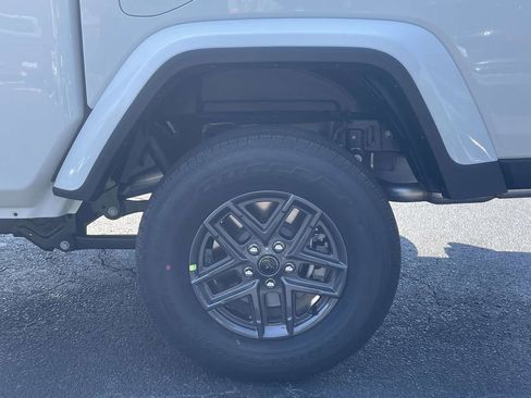 New 2025 Jeep Gladiator Sport image 37