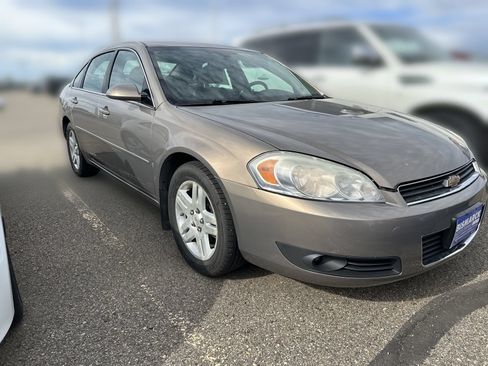Used 2006 Chevrolet Impala LTZ FWD image 2