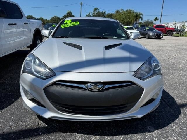 Used 2016 Hyundai Genesis Coupe 3.8 RWD image 2