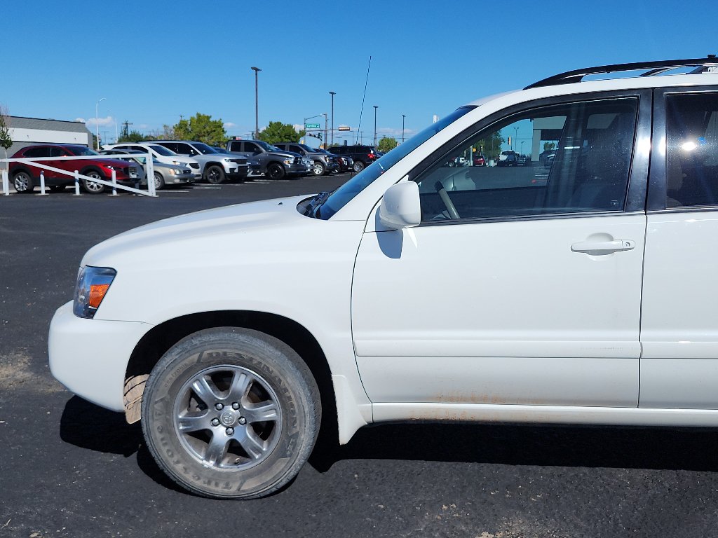Used 2005 Toyota Highlander 2WD V6 w/ Appearance Pkg image 10