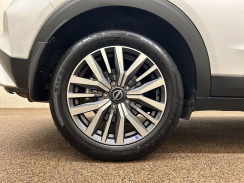 Used 2023 Nissan Kicks SV image 25