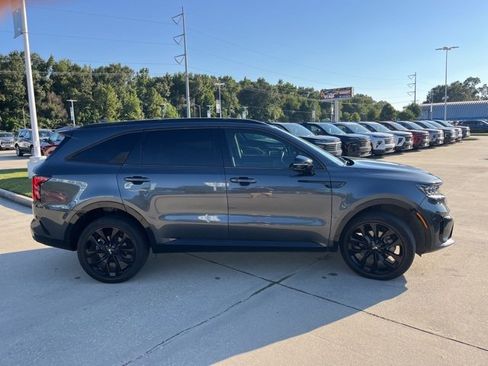 Used 2021 Kia Sorento SX image 11