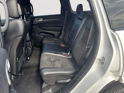 Used 2022 Jeep Grand Cherokee Laredo X image 19