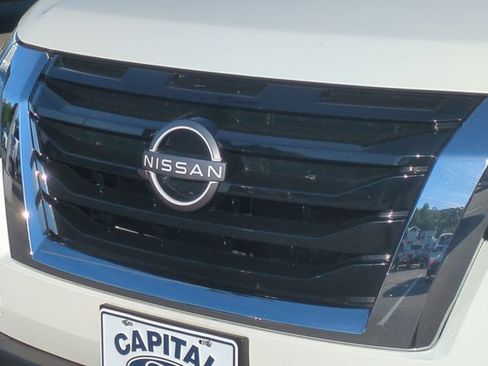 Used 2022 Nissan Pathfinder SV AWD/4WD image 36