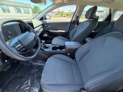 Used 2025 Kia K4 FWD image 35