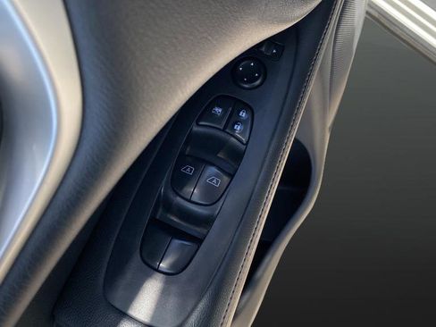 Used 2020 Nissan Pathfinder SV AWD/4WD image 21
