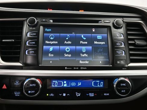 Used 2017 Toyota Highlander XLE AWD/4WD image 15