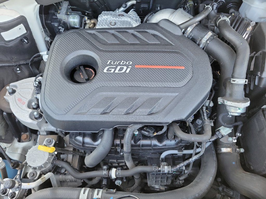 Used 2020 Hyundai Santa Fe Limited AWD/4WD image 31