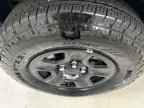 Used 2025 Jeep Wrangler Sport AWD/4WD image 9